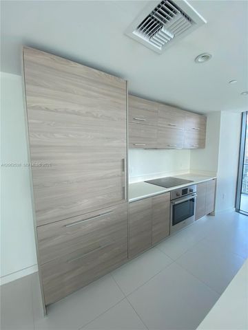1300 S Miami Ave 2105, Miami, FL 33130
