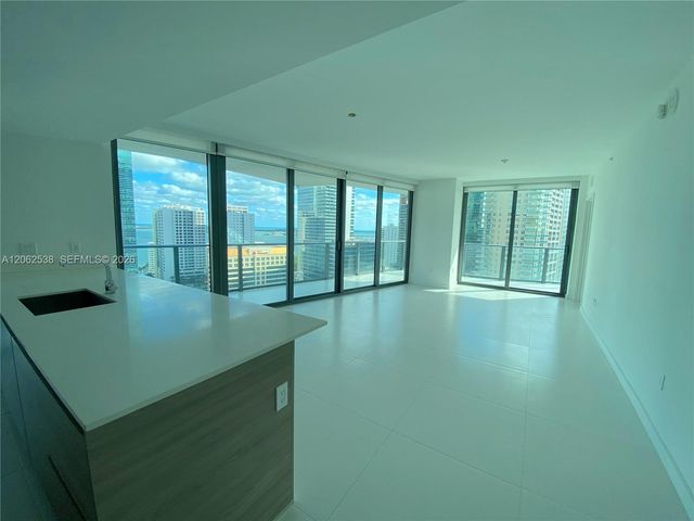 1300 S Miami Ave 2105, Miami, FL 33130