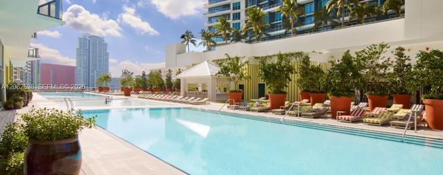 1300 S Miami Ave 2105, Miami, FL 33130