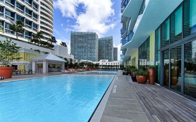 1300 S Miami Ave 2105, Miami, FL 33130