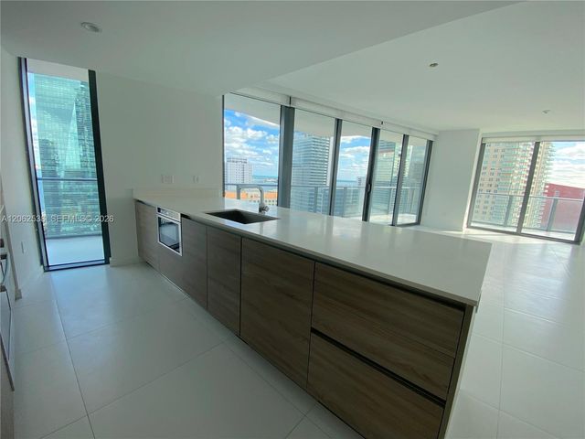 1300 S Miami Ave 2105, Miami, FL 33130