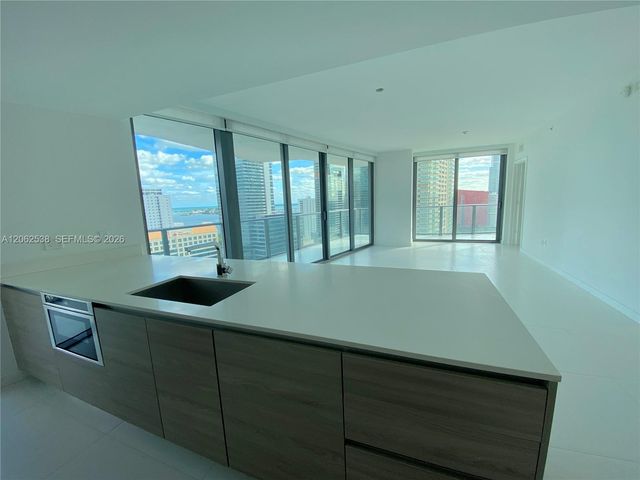 1300 S Miami Ave 2105, Miami, FL 33130