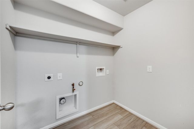 704 Mitchell DR, Hutto, TX 78634
