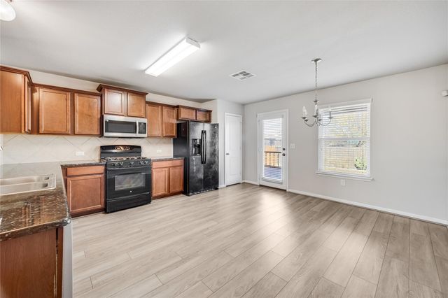 704 Mitchell DR, Hutto, TX 78634