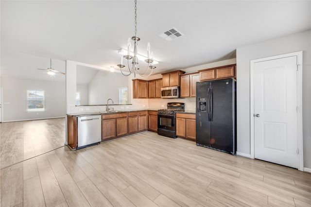 704 Mitchell DR, Hutto, TX 78634