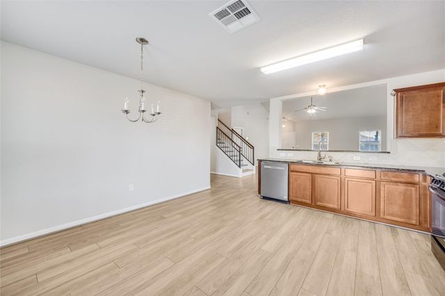 704 Mitchell DR, Hutto, TX 78634