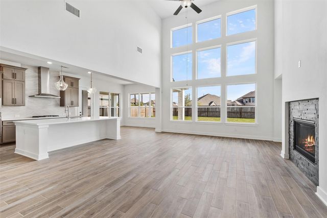 7425 Desert Needle DR, Lago Vista, TX 78645