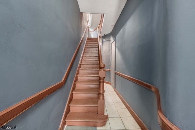 305 Summit Ave, Jersey City, NJ 07306