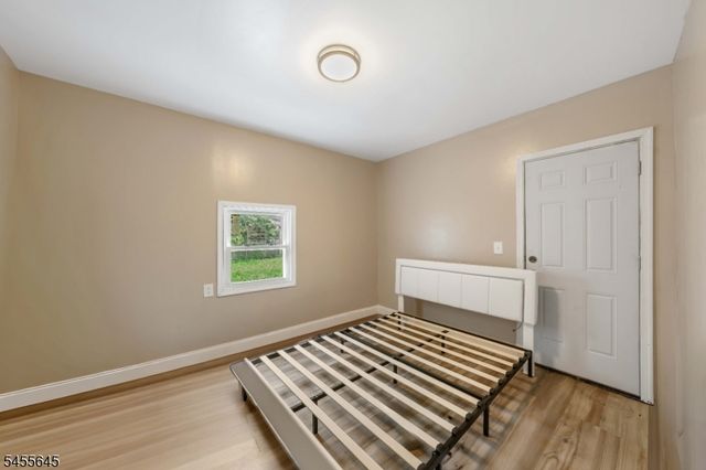 305 Summit Ave, Jersey City, NJ 07306