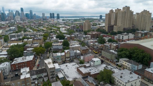 305 Summit Ave, Jersey City, NJ 07306