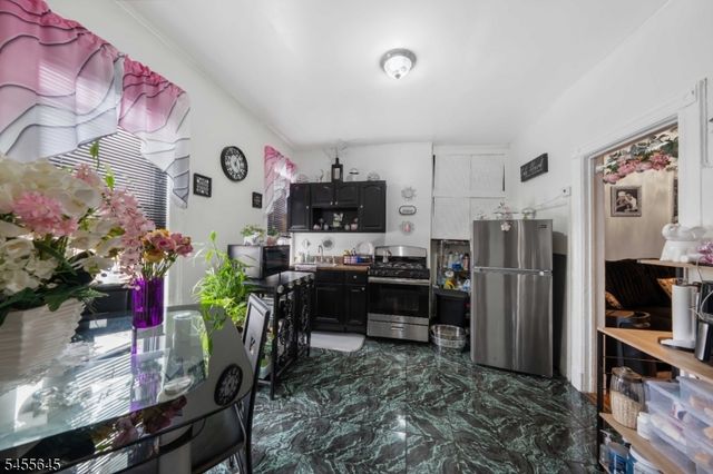 305 Summit Ave, Jersey City, NJ 07306