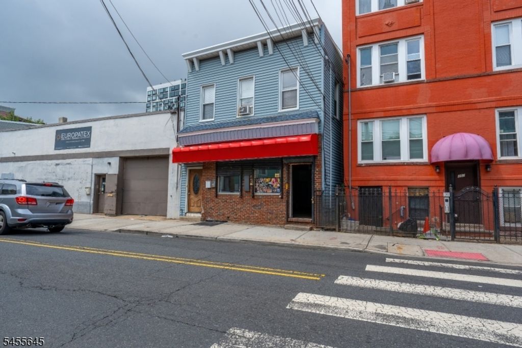 305 Summit Ave, Jersey City, NJ 07306 — photo 2