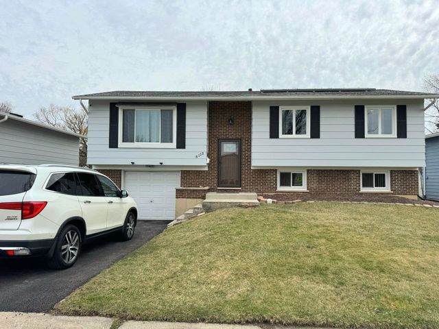 8113 Carlisle Drive, Hanover Park, IL 60133