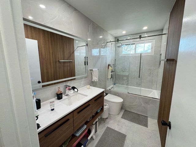 8113 Carlisle Drive, Hanover Park, IL 60133