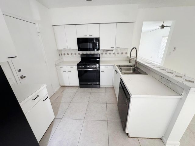 10851 Palm Ridge Lane, Tamarac, FL 33321