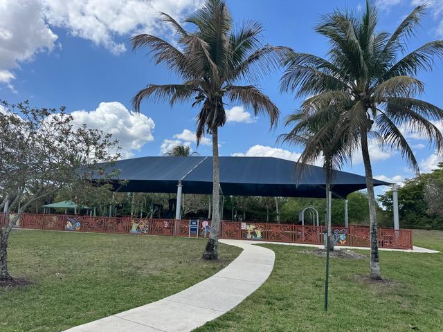 10851 Palm Ridge Lane, Tamarac, FL 33321