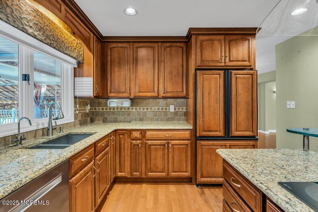 25 Iroquois Drive, Freehold, NJ 07728