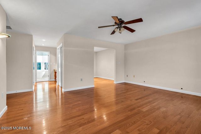 25 Iroquois Drive, Freehold, NJ 07728