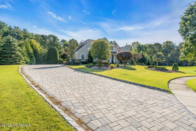 25 Iroquois Drive, Freehold, NJ 07728