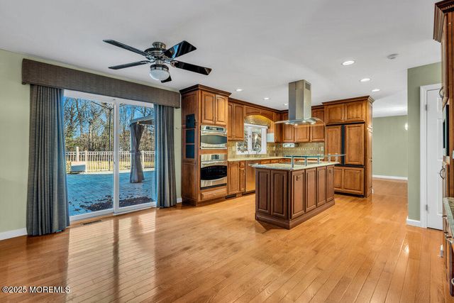 25 Iroquois Drive, Freehold, NJ 07728