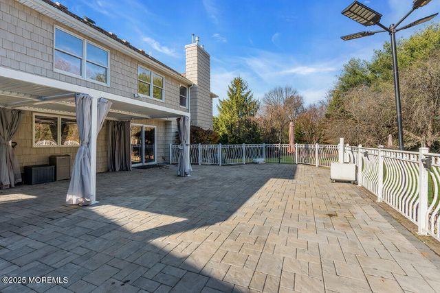 25 Iroquois Drive, Freehold, NJ 07728