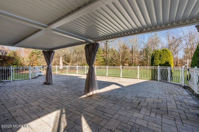 25 Iroquois Drive, Freehold, NJ 07728