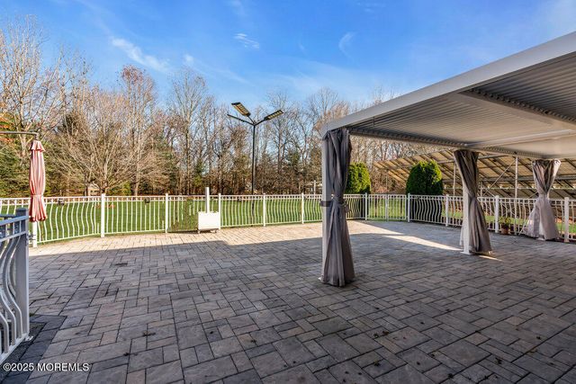 25 Iroquois Drive, Freehold, NJ 07728