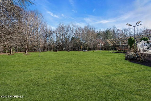 25 Iroquois Drive, Freehold, NJ 07728