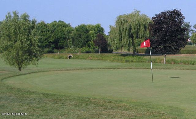 25 Iroquois Drive, Freehold, NJ 07728