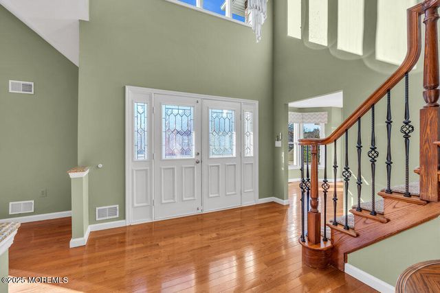 25 Iroquois Drive, Freehold, NJ 07728