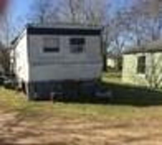 701 Alice, El Campo, TX 77437