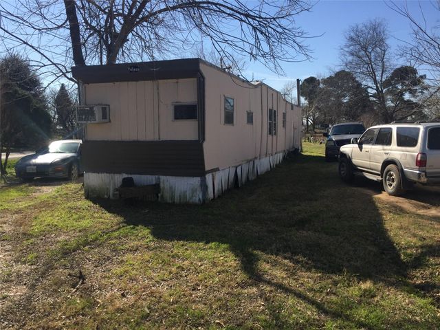 701 Alice, El Campo, TX 77437