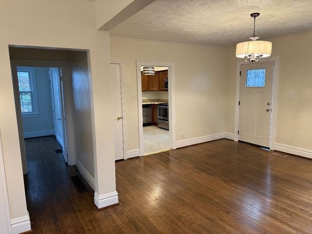 1502 Washington Blvd., Huntington, WV 25701