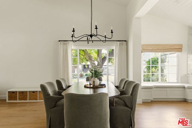 18829 Sylvan Street, Tarzana, CA 91335