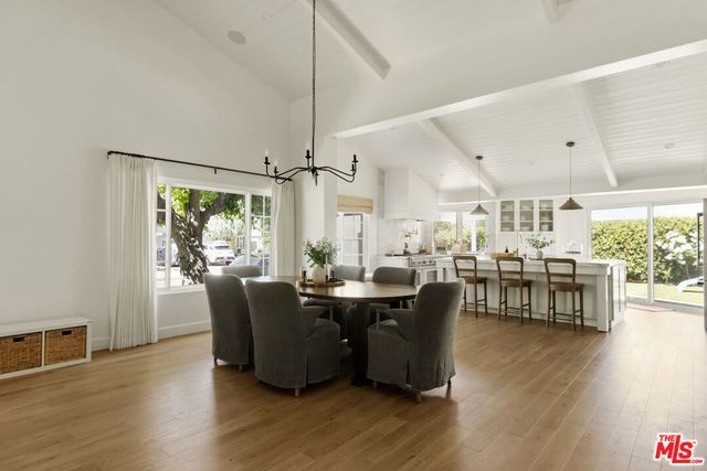 18829 Sylvan Street, Tarzana, CA 91335