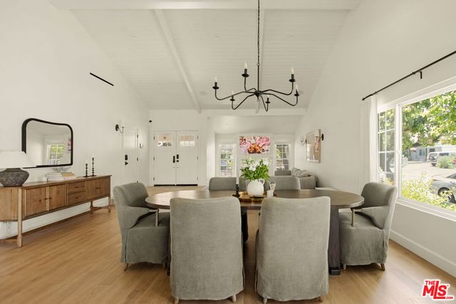 18829 Sylvan Street, Tarzana, CA 91335