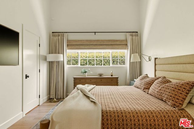 18829 Sylvan Street, Tarzana, CA 91335