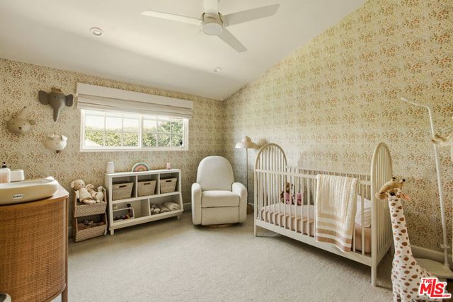 18829 Sylvan Street, Tarzana, CA 91335