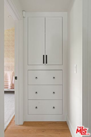 18829 Sylvan Street, Tarzana, CA 91335