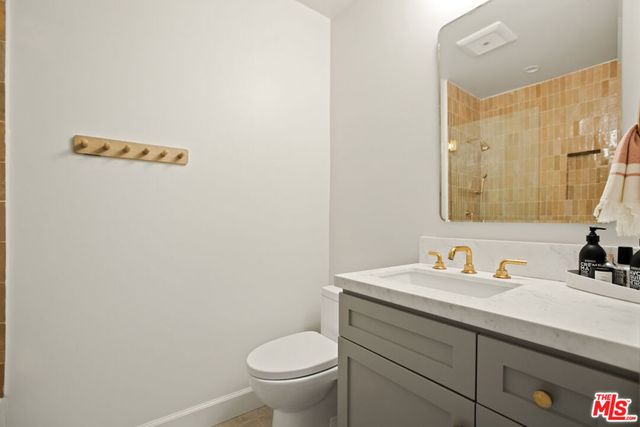 18829 Sylvan Street, Tarzana, CA 91335