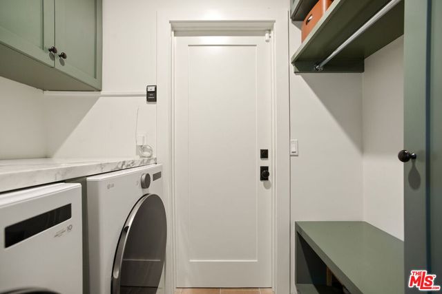 18829 Sylvan Street, Tarzana, CA 91335