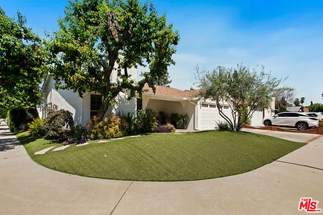 18829 Sylvan Street, Tarzana, CA 91335