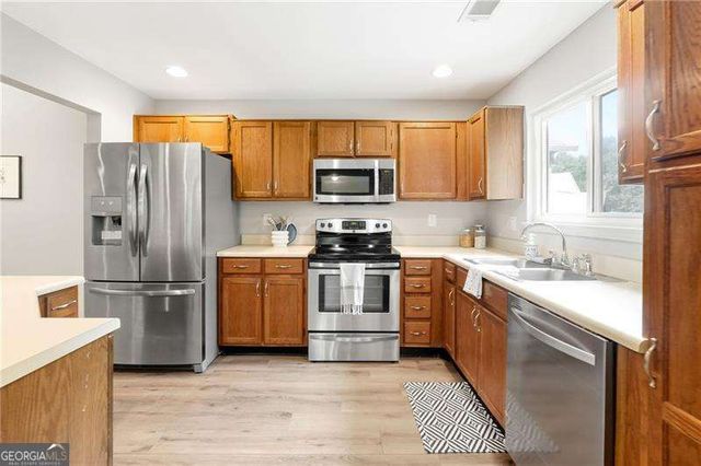 604 Mill Pond Road 604, Roswell, GA 30076