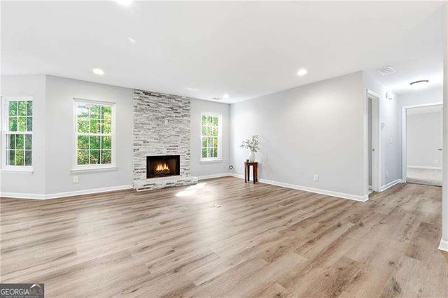 604 Mill Pond Road 604, Roswell, GA 30076