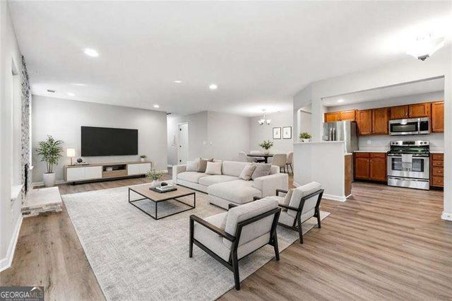 604 Mill Pond Road 604, Roswell, GA 30076