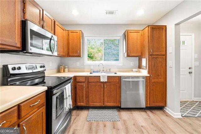 604 Mill Pond Road 604, Roswell, GA 30076