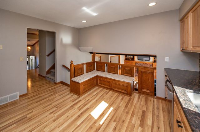 3805 Melanie Circle, Urbandale, IA 50322
