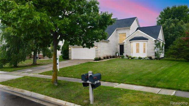 766 Pembroke Drive, Saline, MI 48176