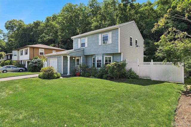 17 Harmony Lane, Glen Cove, NY 11542