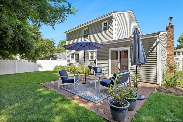 17 Harmony Lane, Glen Cove, NY 11542